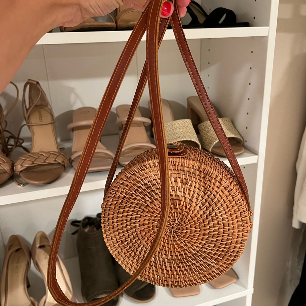Circle straw bag